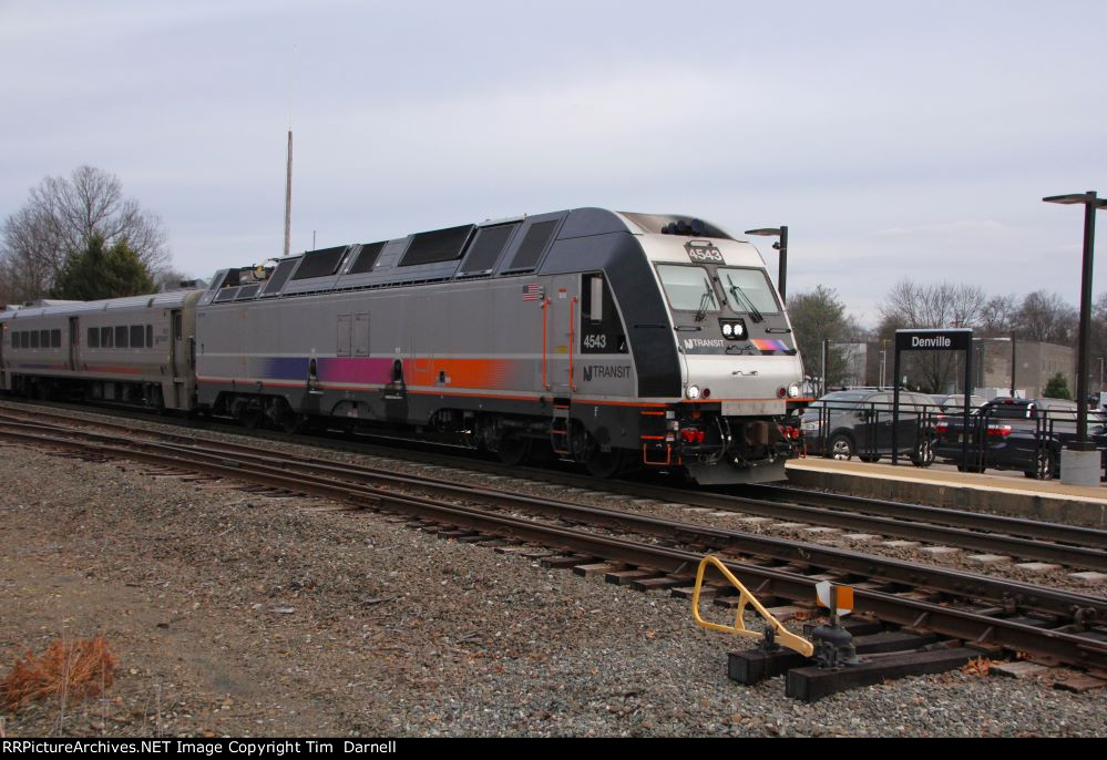 NJT 4543 on train 877